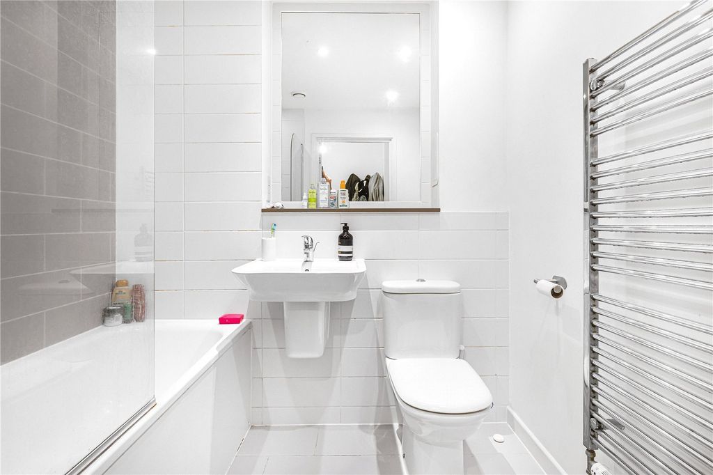 Property photo 3 of 13 Bathroom