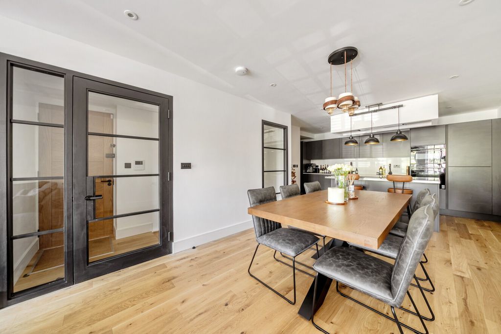 Property photo 3 of 13 1481077-7-6A350Cb...