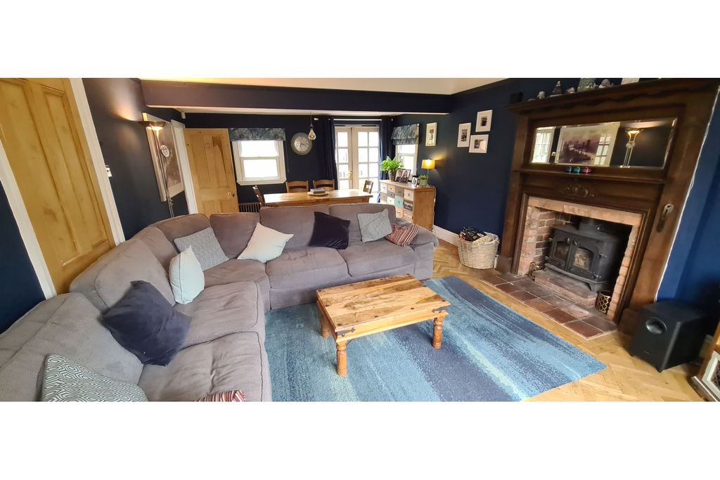 Property photo 2 of 24