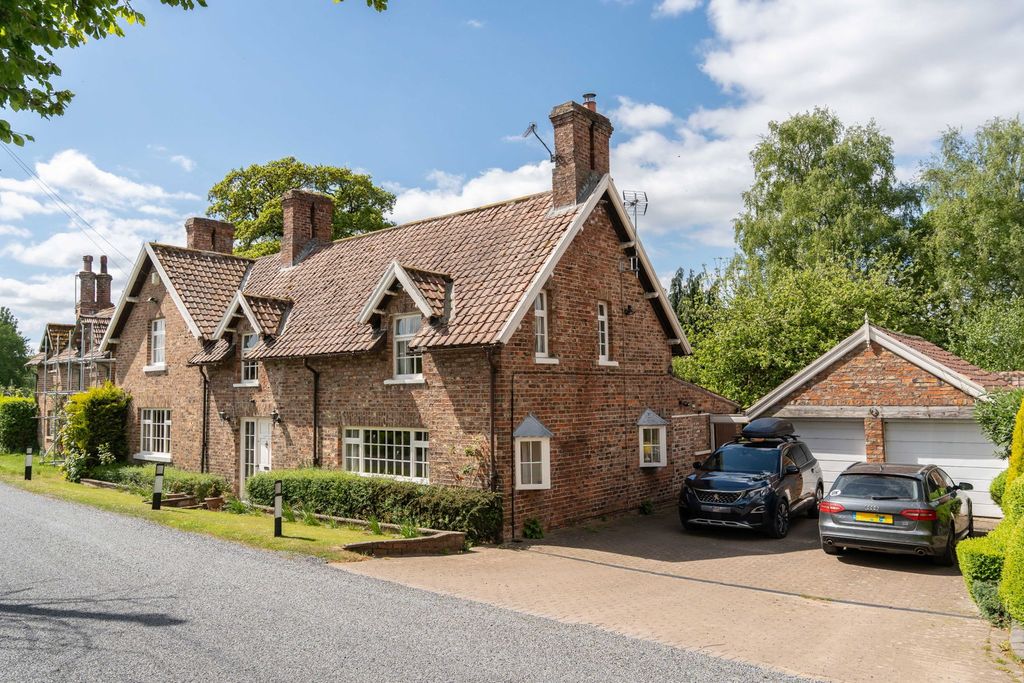 Property photo 1 of 24