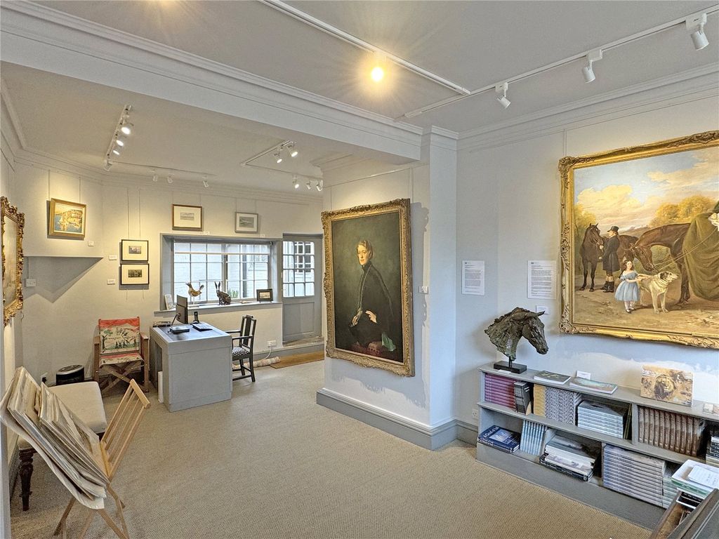 Property photo 3 of 11 Gallery