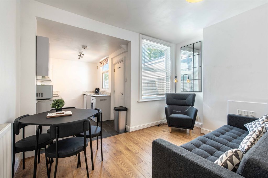 Property photo 1 of 19 (Main)