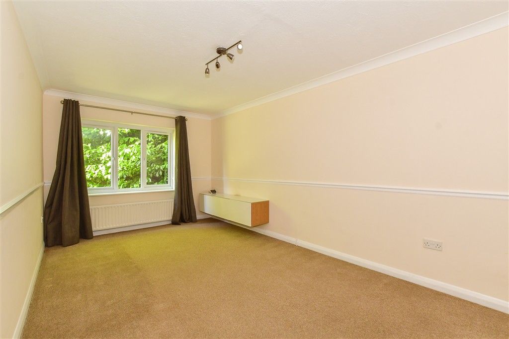 Property photo 3 of 10 Lounge/Dining Room