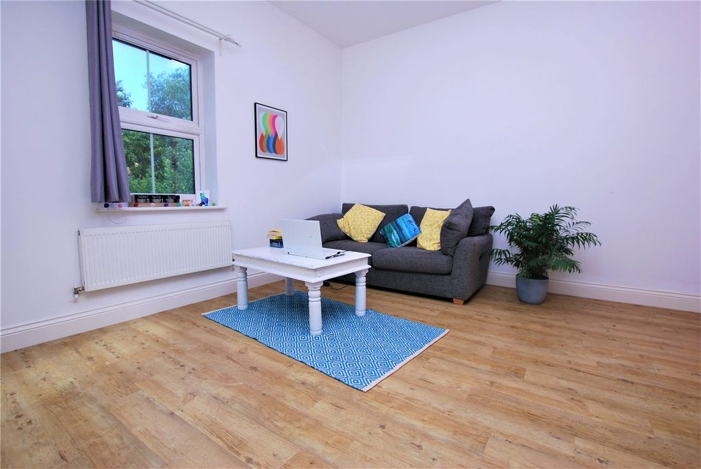Property photo 2 of 9 Picture No. 04