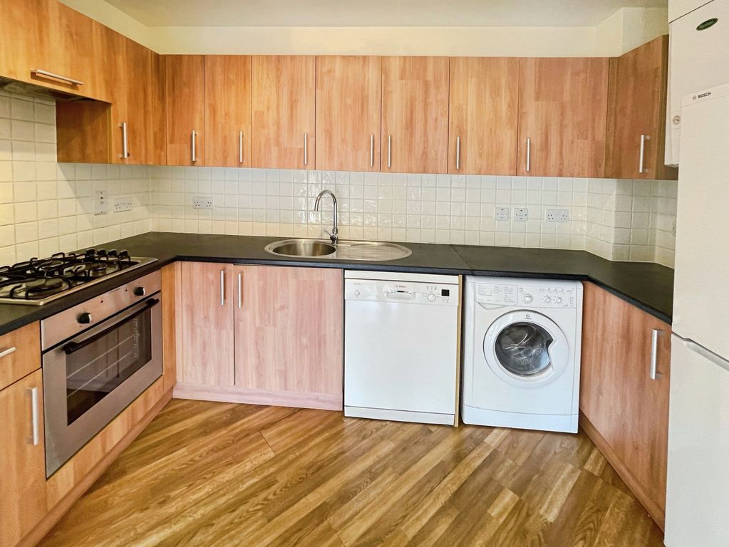 Property photo 2 of 8 Kitchen