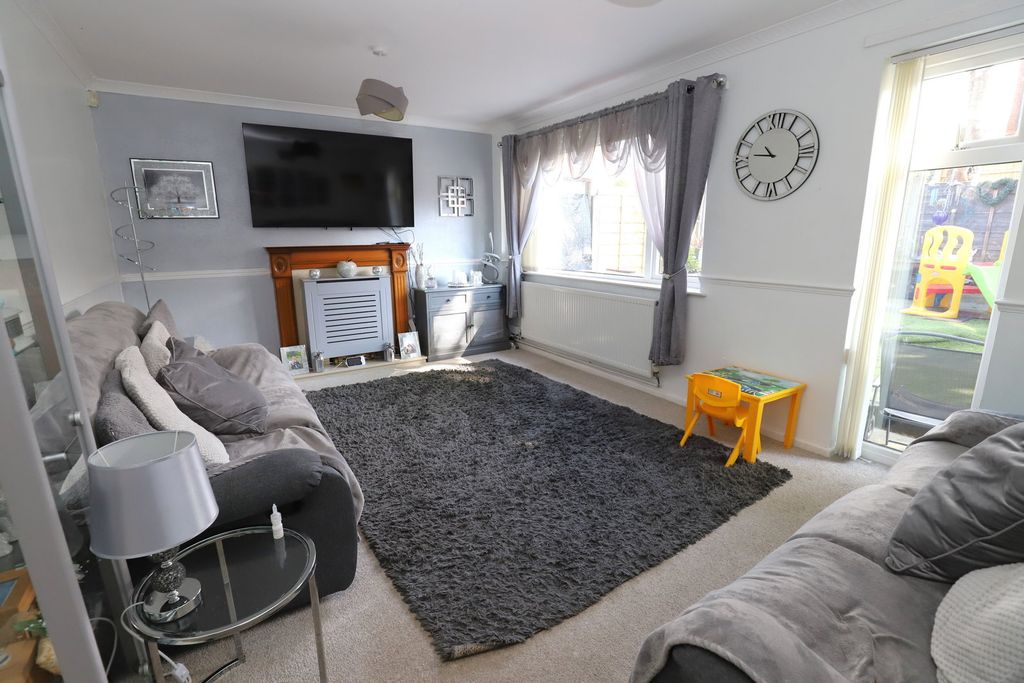 Property photo 3 of 27
