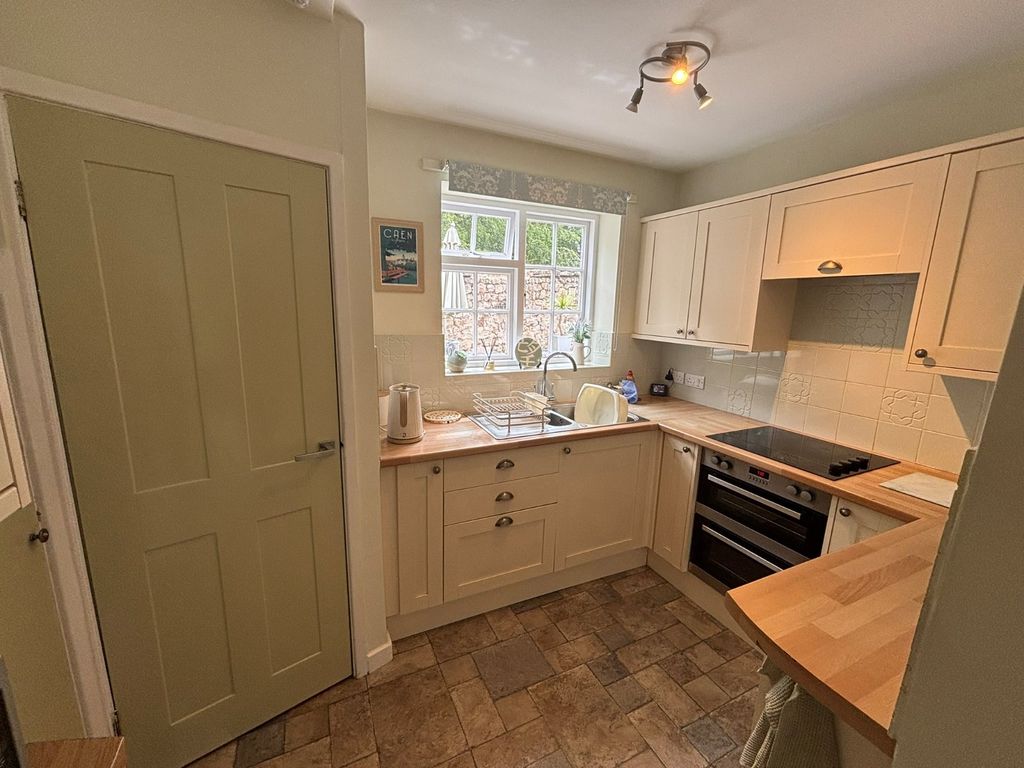 Property photo 2 of 11 Picture No. 16