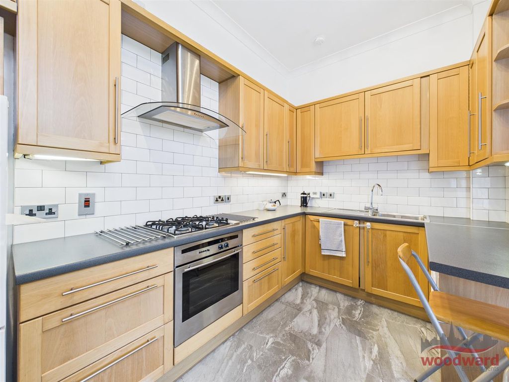 Property photo 2 of 15 Cam01320G0-Pr0338-Still004.Jpg