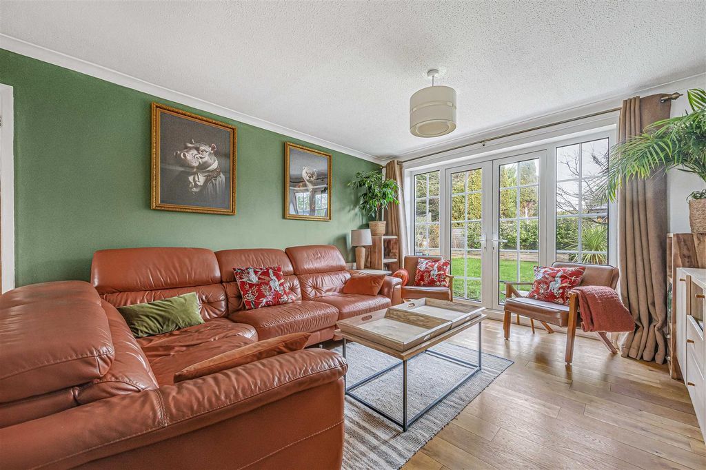 Property photo 3 of 28 Living Room