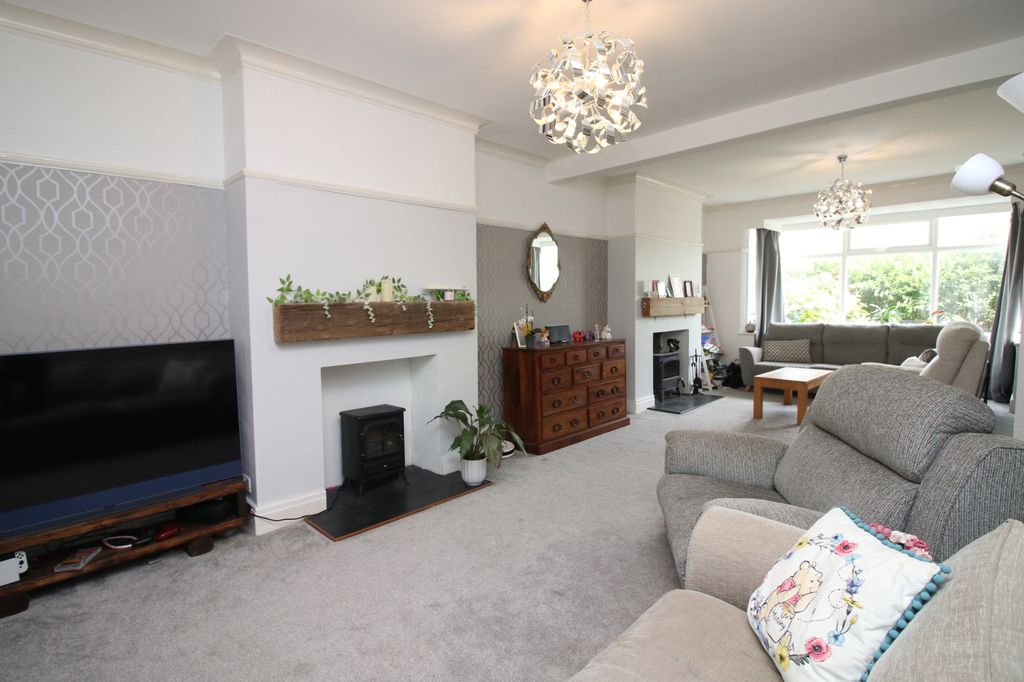 Property photo 1 of 27