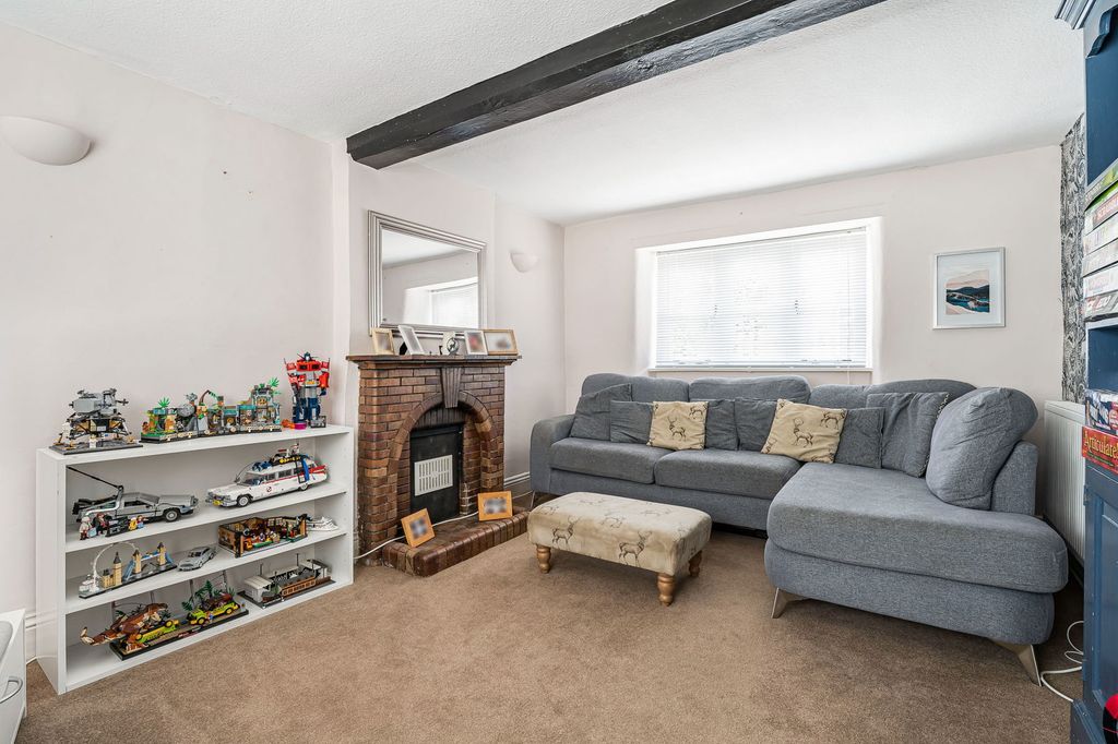 Property photo 3 of 28