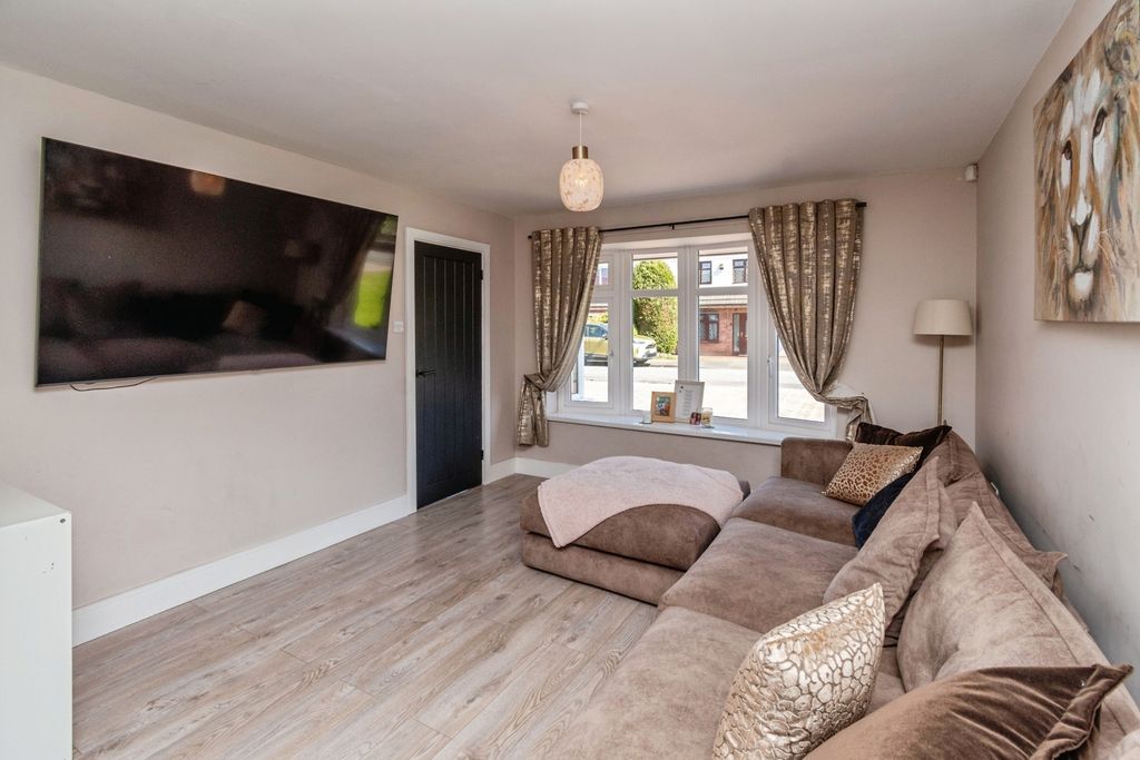 Property photo 2 of 19 Pbox-Img.Jpg