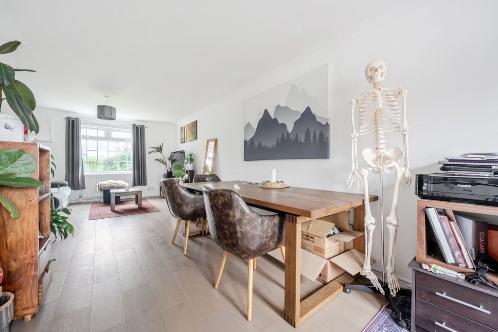 Property photo 2 of 10 1408578-1-698B027...