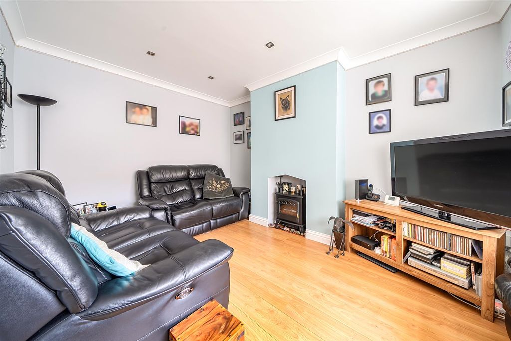 Property photo 3 of 15 Living Room