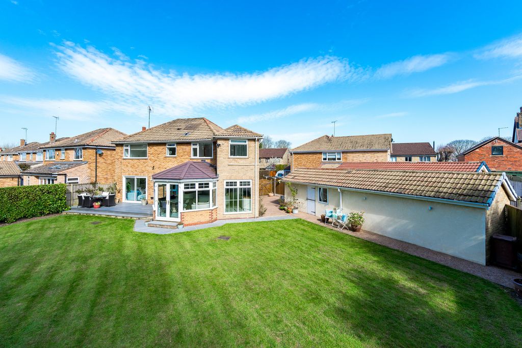 Property photo 2 of 19