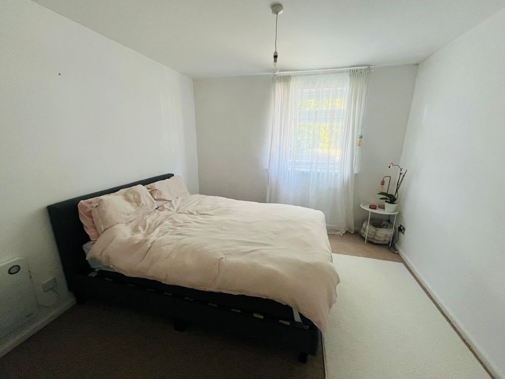 Property photo 3 of 5