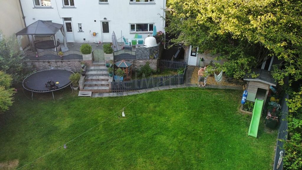 Property photo 2 of 33 Rear Garden