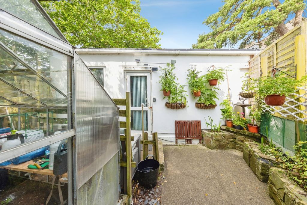 Property photo 2 of 20 Pbox-Img.Jpg