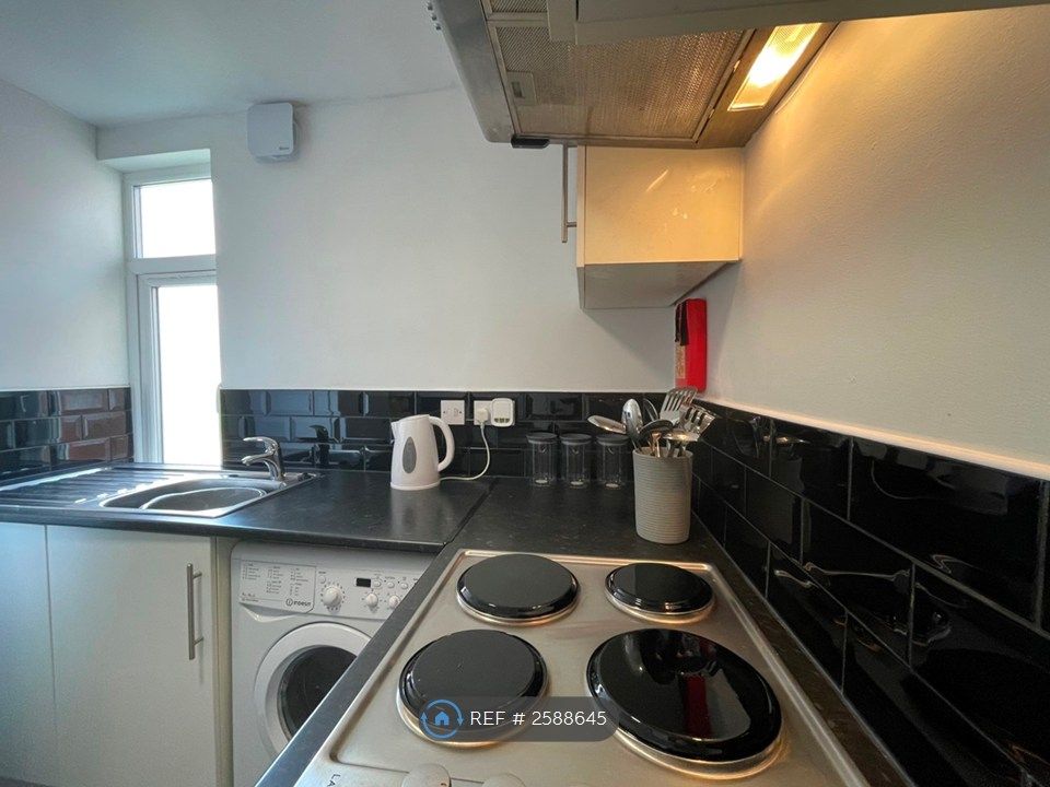 Property photo 2 of 20 Kitchen