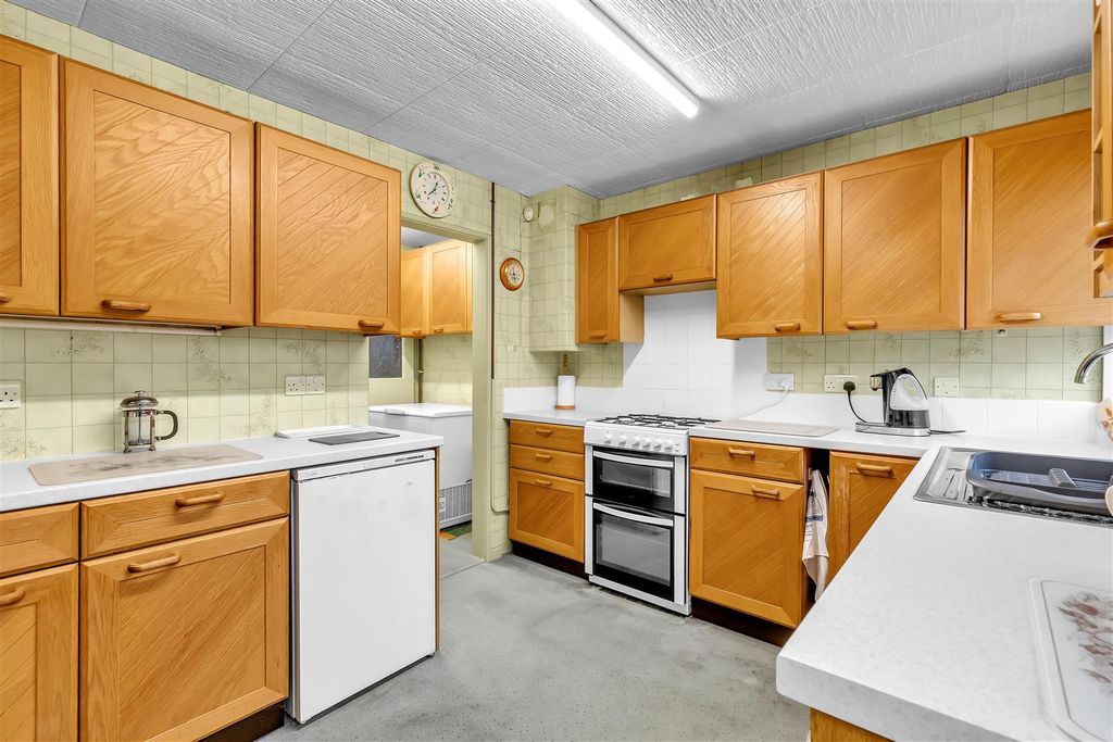 Property photo 2 of 22 Kitchen A.Jpg