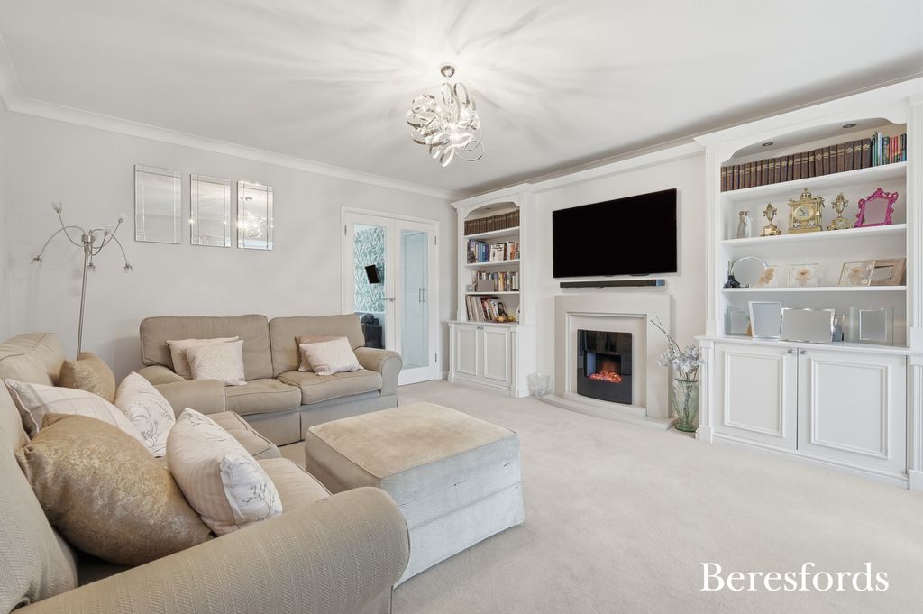 Property photo 2 of 35 Picture No. 23