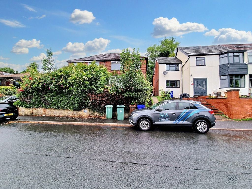 Property photo 2 of 24