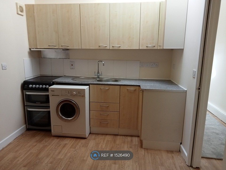 Property photo 1 of 9 Kitchen
