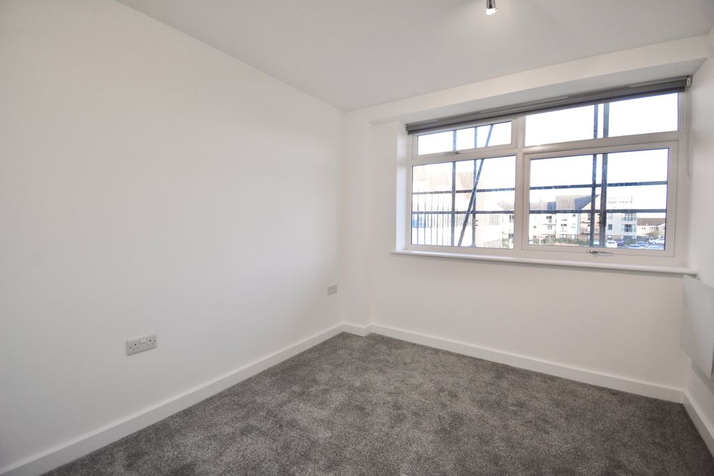 Property photo 3 of 6