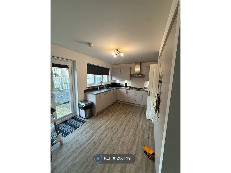 Property photo 3 of 27