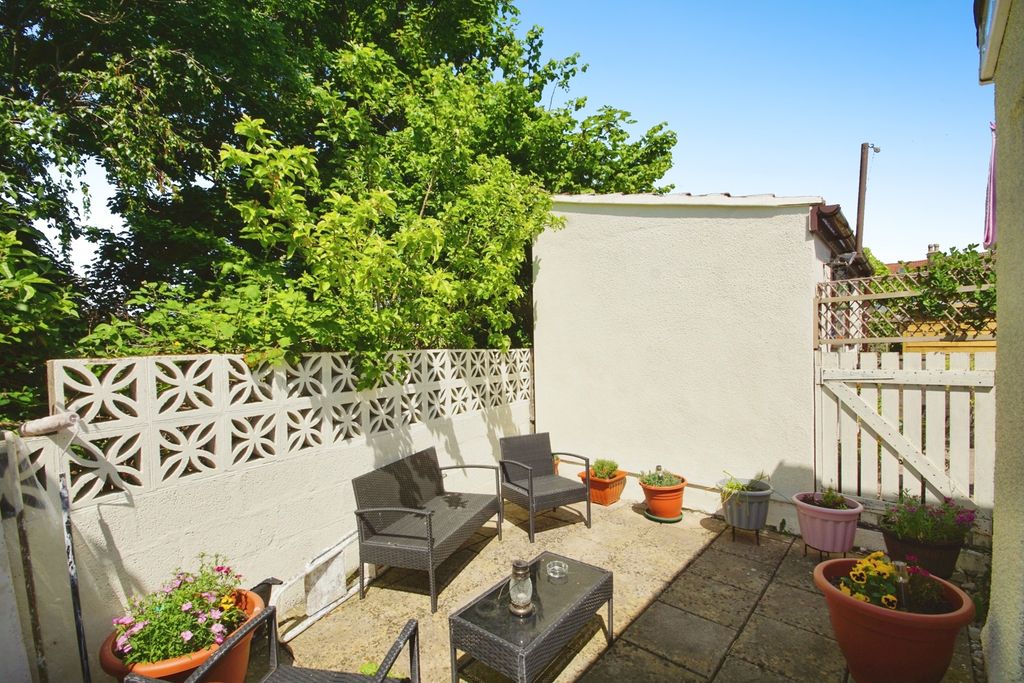 Property photo 2 of 17 Photo