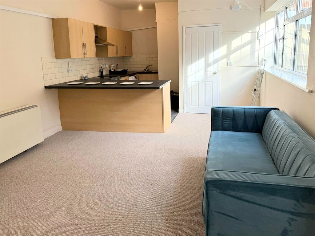 Property photo 3 of 9 Picture No. 16