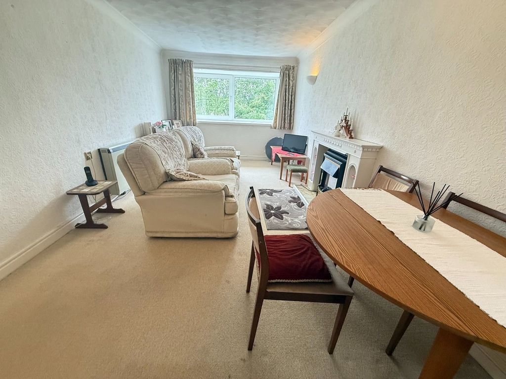 Property photo 3 of 11