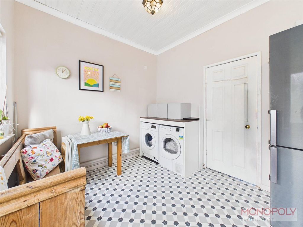 Property photo 3 of 19 Cam04439G0-Pr0256-Still002.Jpg