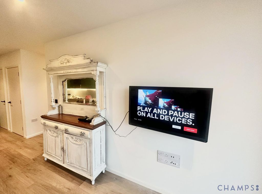 Property photo 2 of 11 Gallery