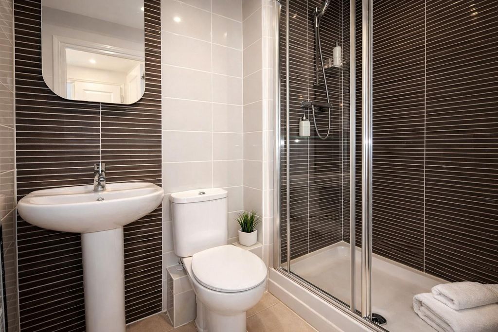 Property photo 2 of 16 Bathroom.Jpg