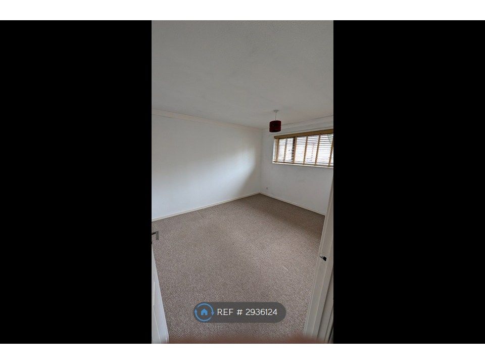 Property photo 2 of 6 Bedroom 1