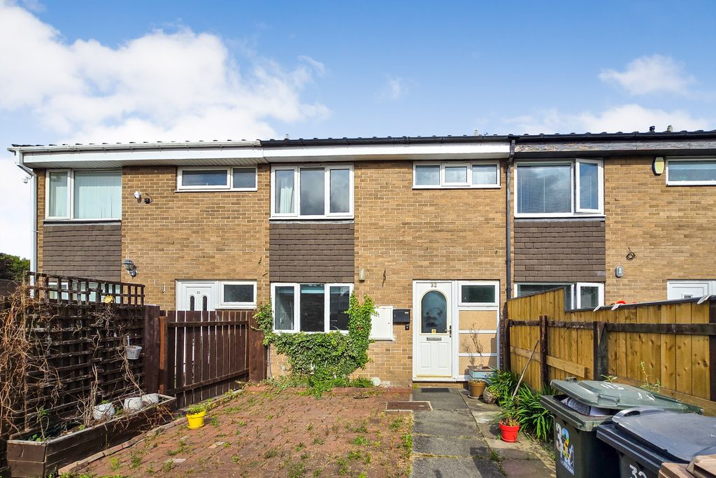 Property photo 1 of 15 32 Hadrian Court, Garth Thirtythree, Killingworth, Newcastle Upon Tyne, Ne12 6By
