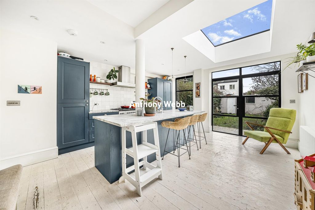 Property photo 2 of 22 Kitchen/Diner