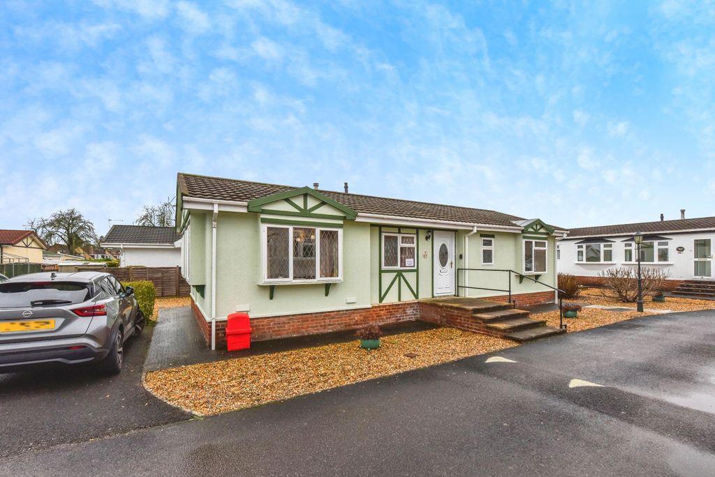 Property photo 2 of 20