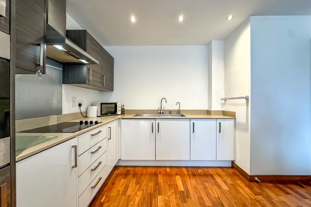 Property photo 3 of 12 Kitchen