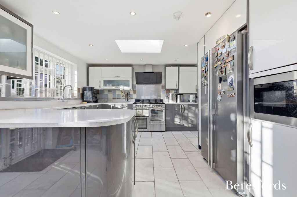 Property photo 3 of 24 Picture No. 21