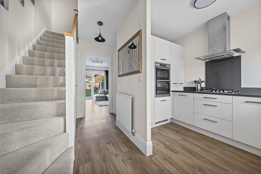 Property photo 2 of 18 Picture No. 11