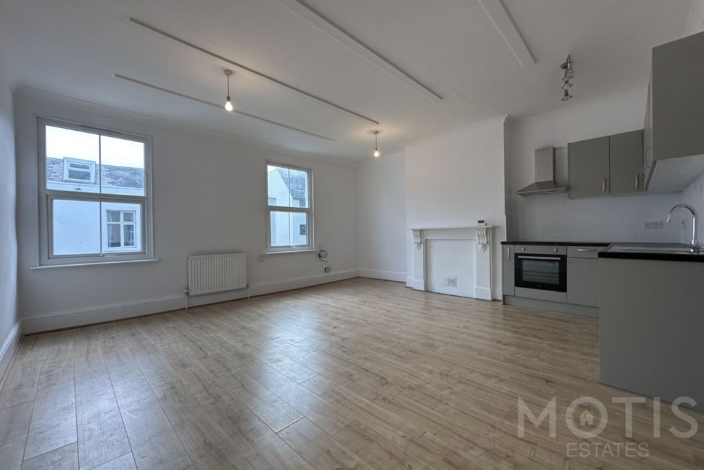 Property photo 2 of 5 Photo 6