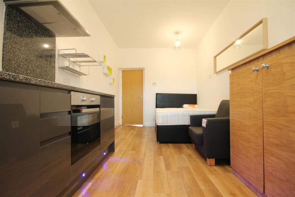 Property photo 3 of 9 3.Jpg