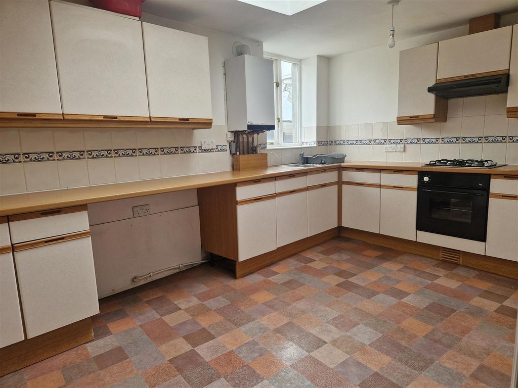 Property photo 1 of 6 1000062960.Jpg
