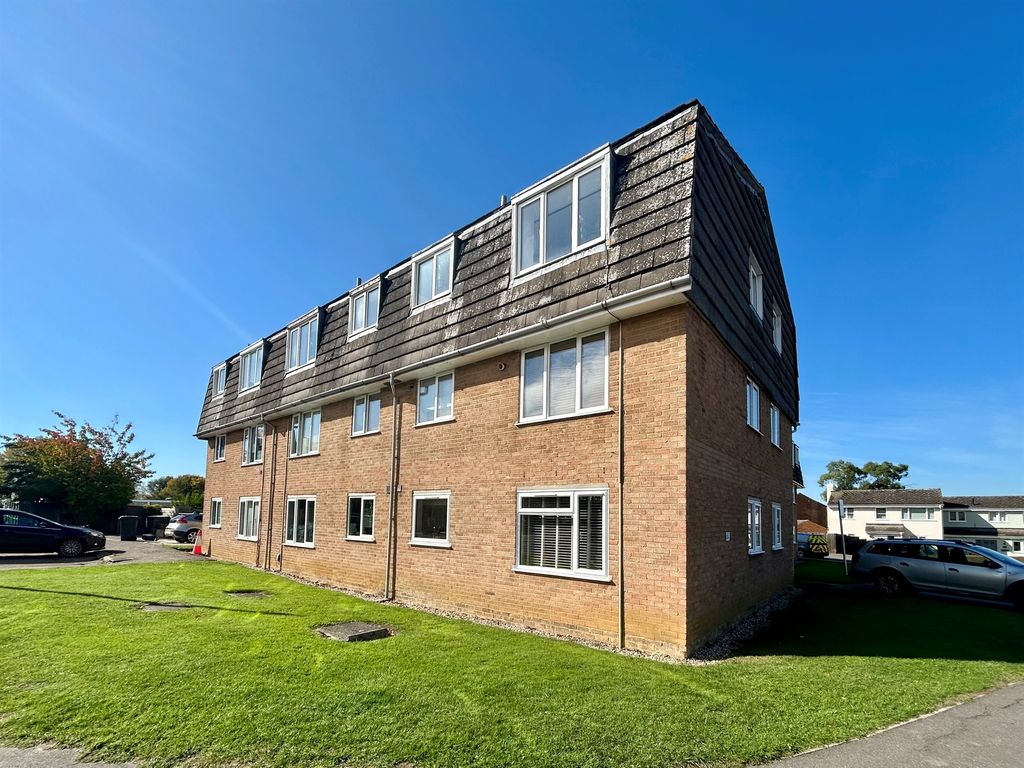 Property photo 1 of 12