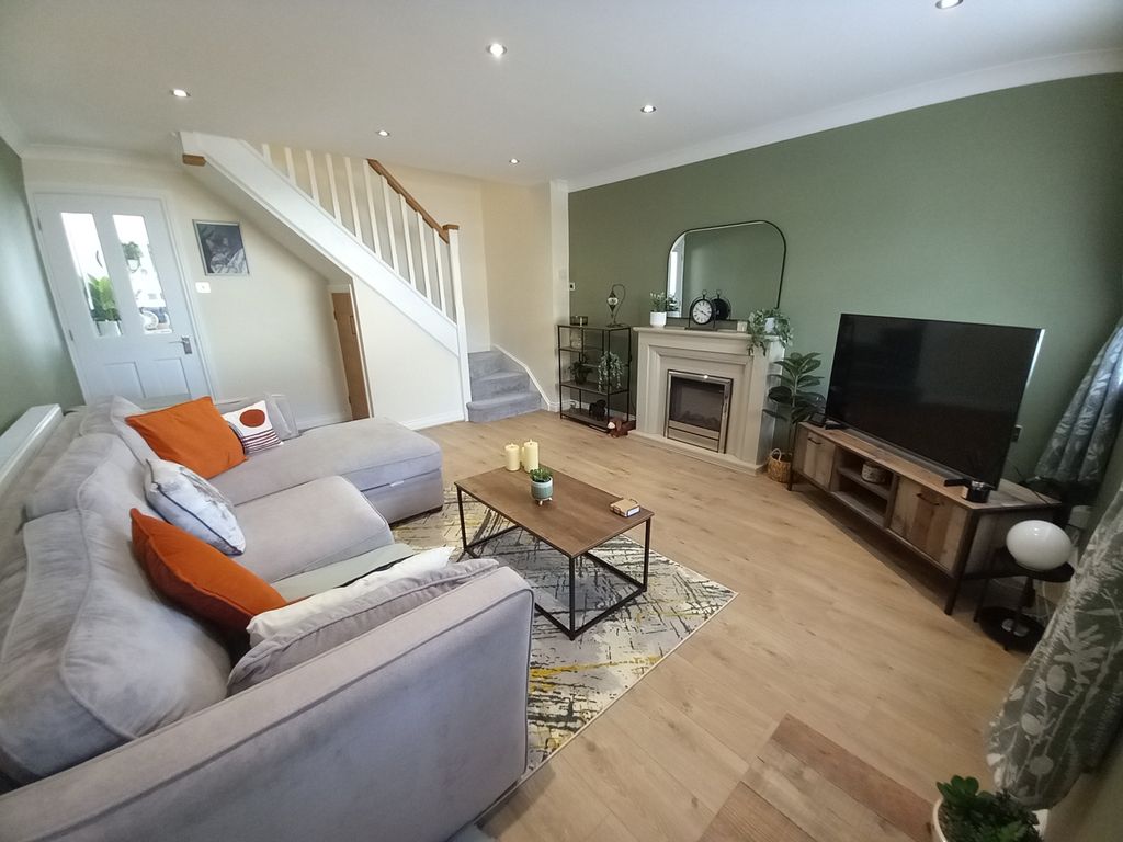 Property photo 2 of 14 Lounge