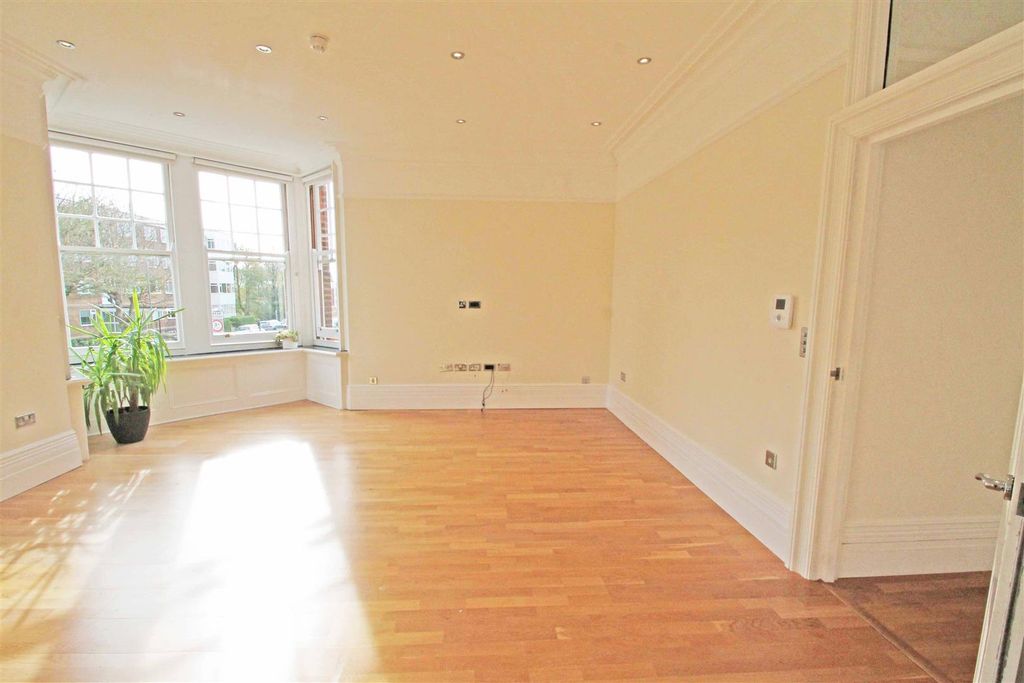 Property photo 1 of 10 Reception