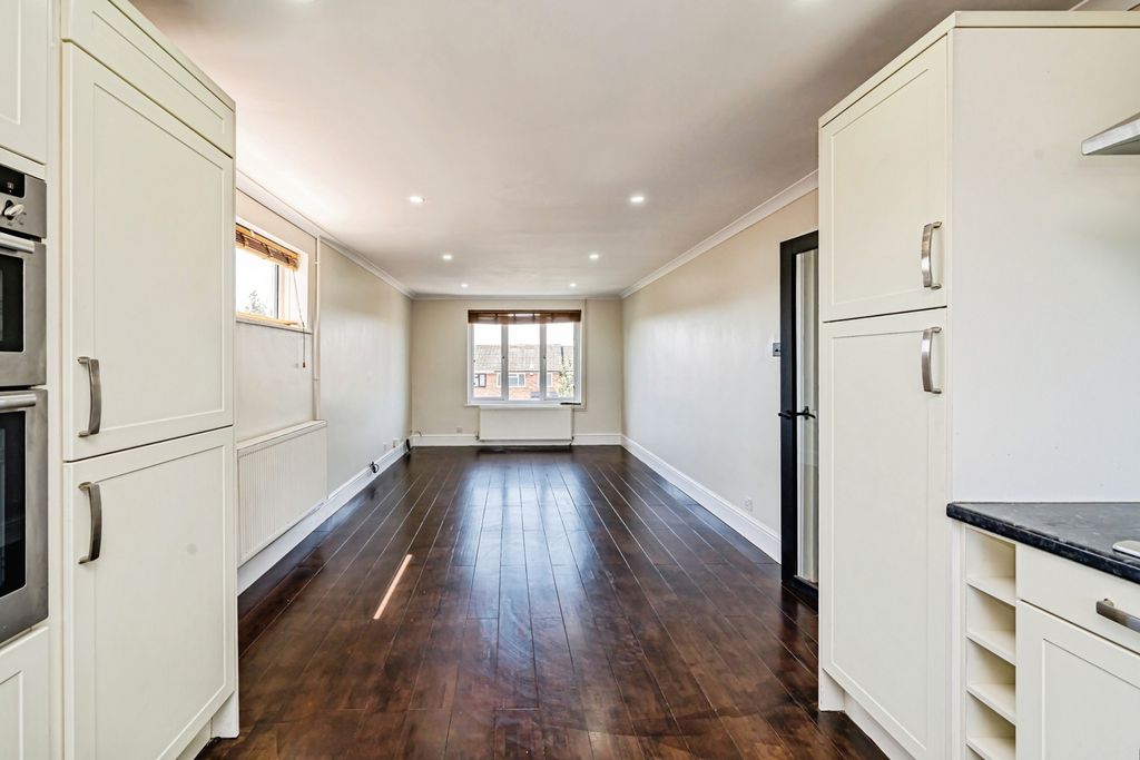 Property photo 2 of 10 Pbox-Img.Jpg