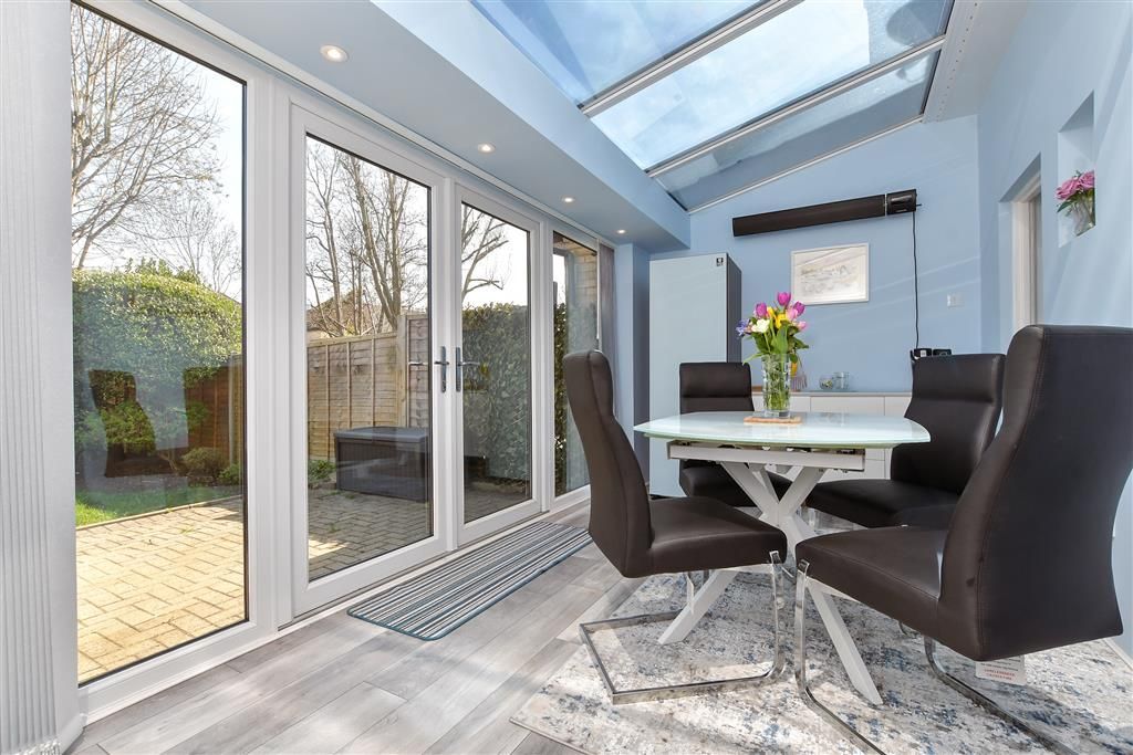 Property photo 2 of 9 Conservatory
